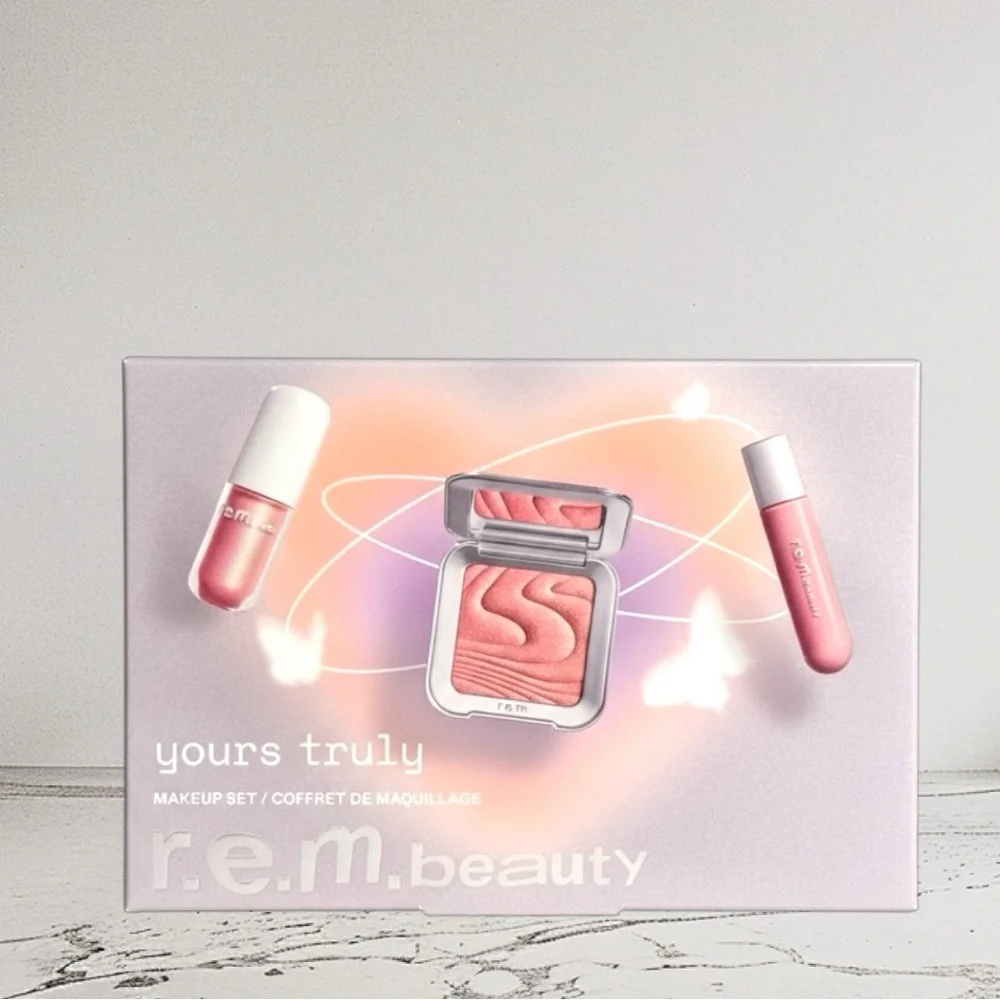 R.E.M. Beauty Yours Truly Set, Shadow, Highlighter, Lip Gloss Full Size Trio 💋
